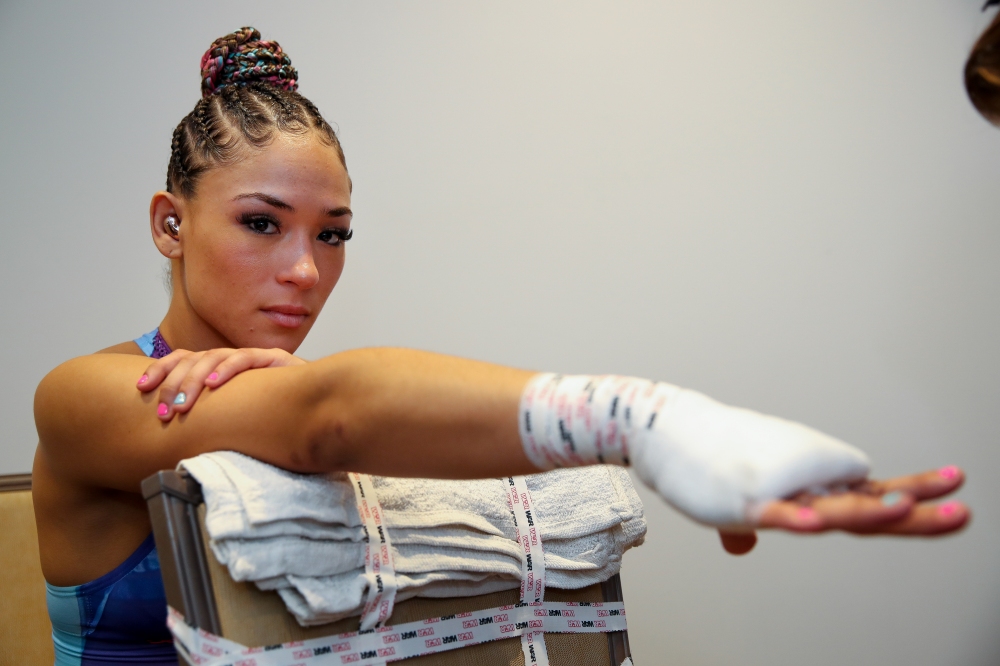 MMA fighter Valerie Loureda (and Instagram sensation) confirms she has signed with WWE