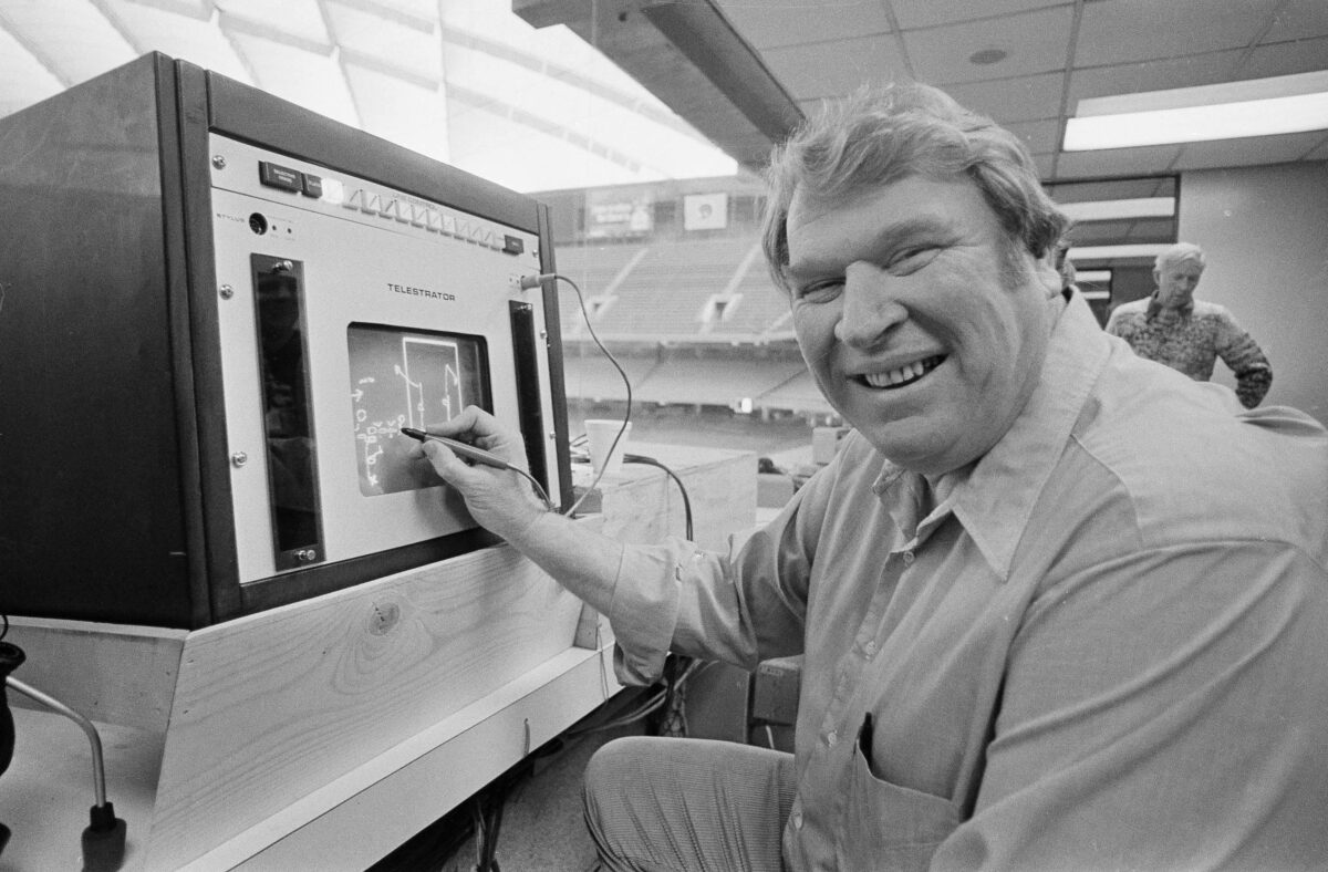 John Madden is the cover star of ‘Madden NFL 23’ for the first time since 2000 and fans absolutely love it