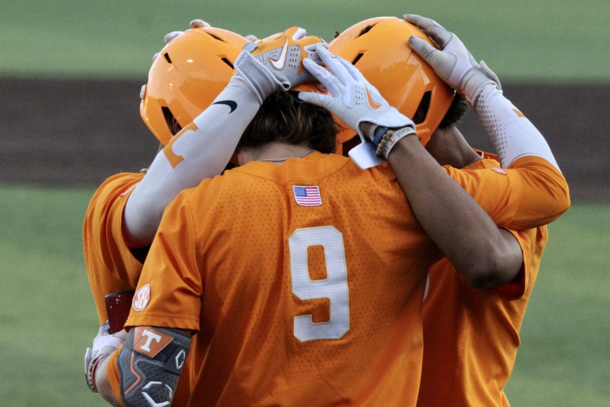 No. 1 Tennessee defeats Campbell, advances to Knoxville Regional championship game