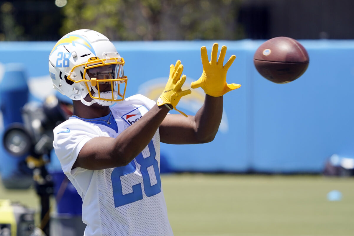 Projecting realistic stat line for Chargers rookie RB Isaiah Spiller