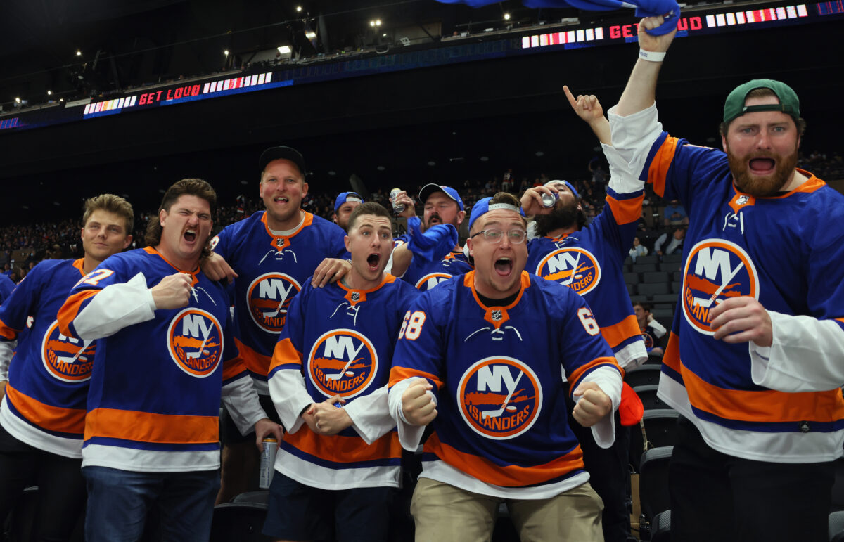 New York Islanders buy $50,000 worth of Mega Millions lottery tickets as jackpot reaches $1.2 billion