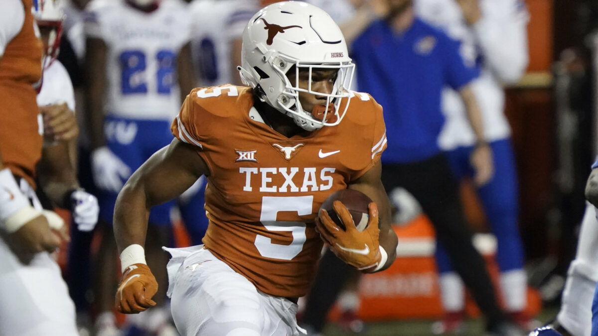 Texas’ top 10 players entering the 2022 season per College Football News