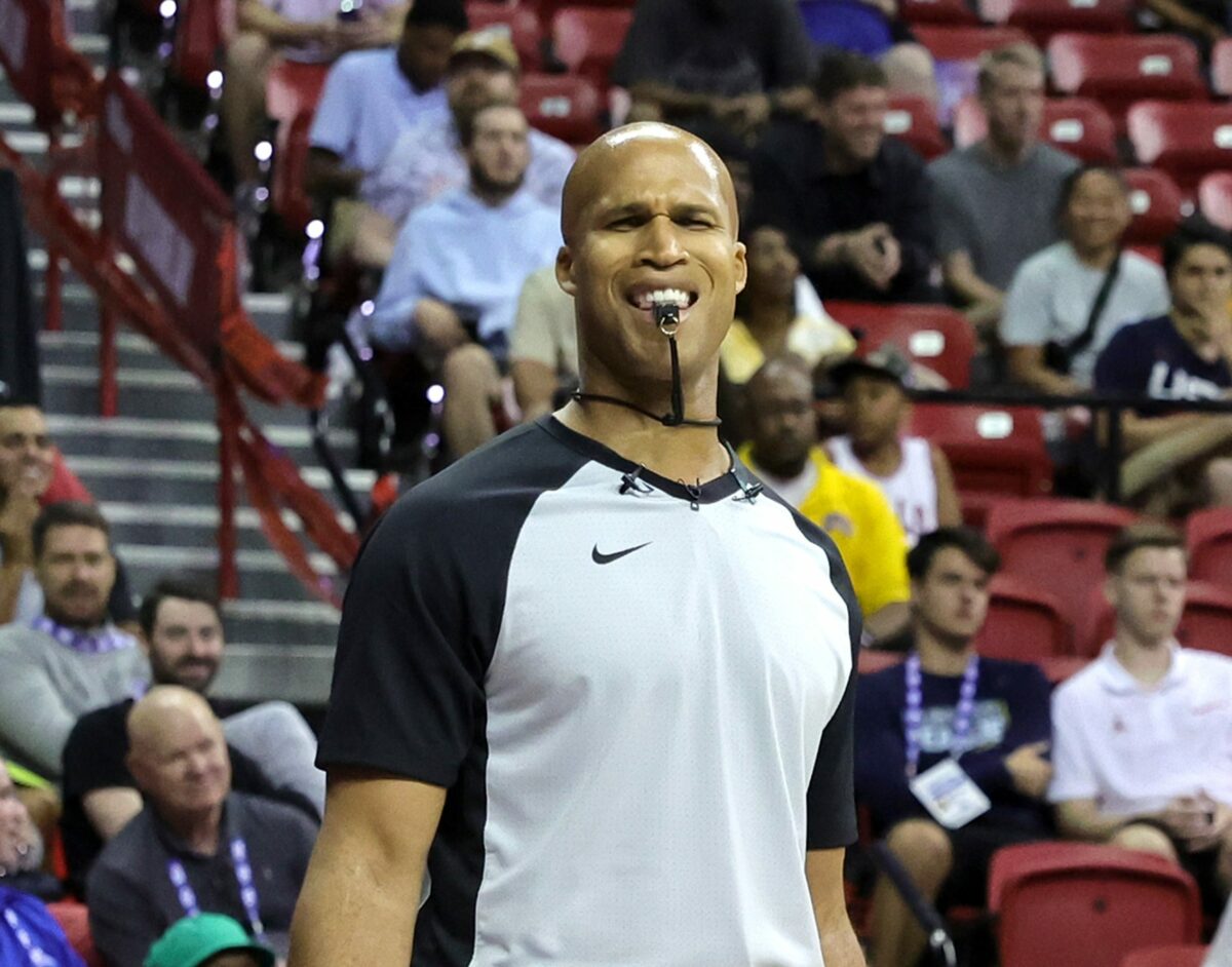 Richard Jefferson blew an easy call in his ref debut and the NBA Summer League crowd went nuts