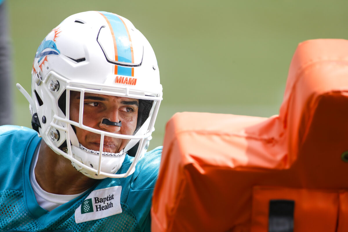 Dolphins LB Jaelan Phillips teams with Fathead for amazing fan surprise