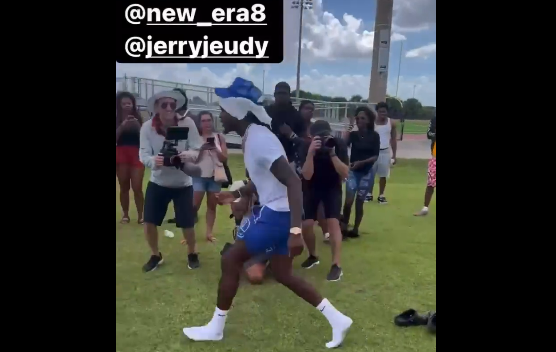 Jerry Jeudy attends Lamar Jackson’s youth football camp in Florida