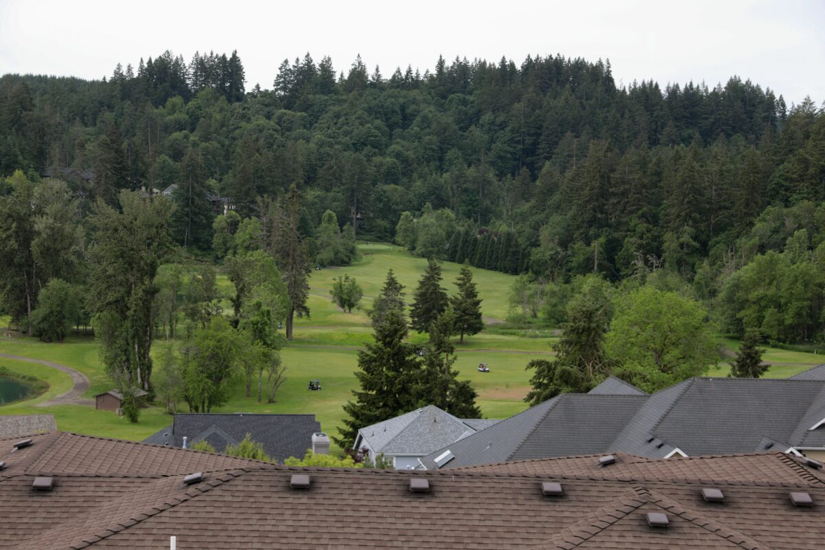 After Oregon golf club threatened neighbors it might close without ‘financial support,’ homeowners vote against plan