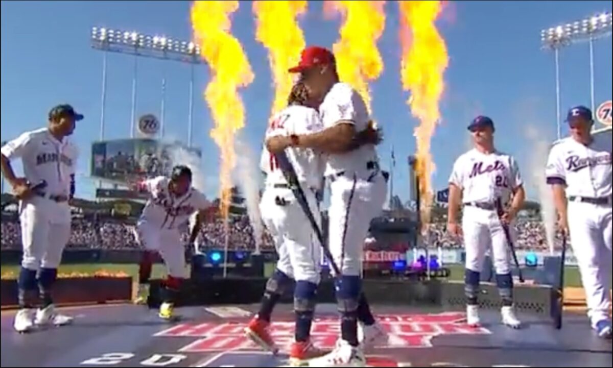 ¡De risa! Ronald Acuna Jr., de los Braves, fue sorprendido por el fuego en el Home Run Derby