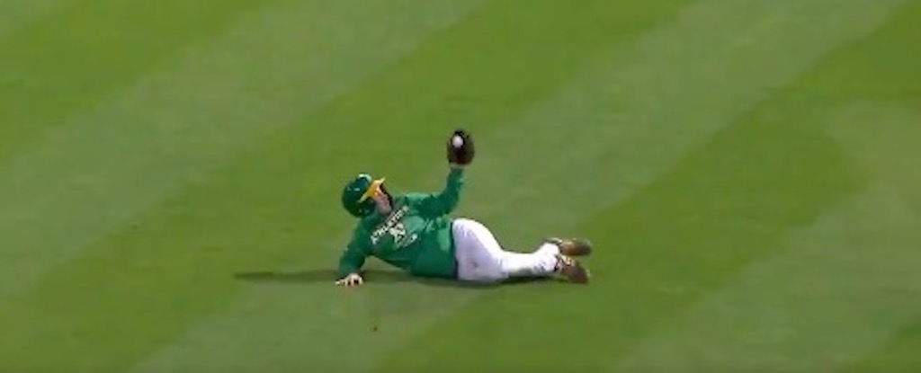 The A’s ballboy made an awesome catch on a hard-hit foul ball and MLB fans loved it