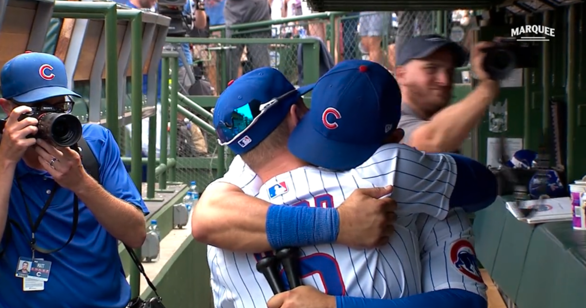 Cubs’ Willson Contreras, Ian Happ shared an emotional hug after possible final home game together