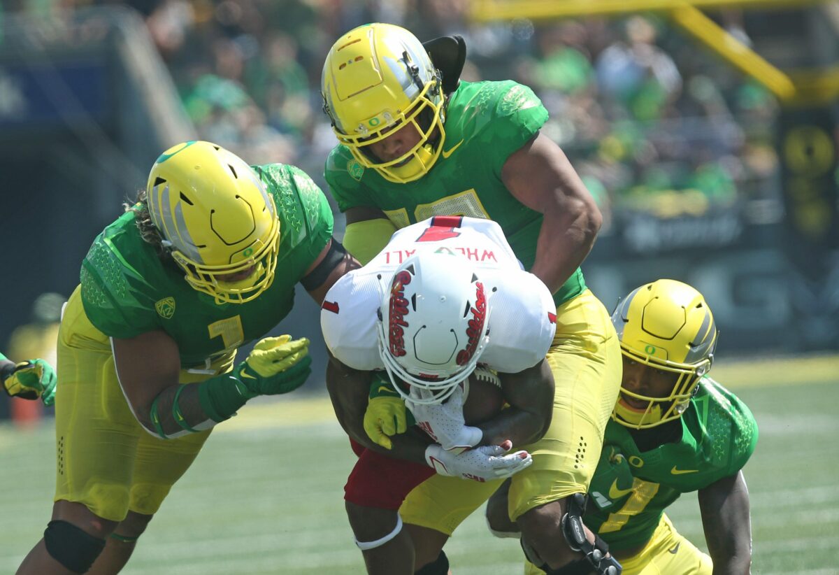 Where the Ducks stack up among the nation’s best linebacking groups