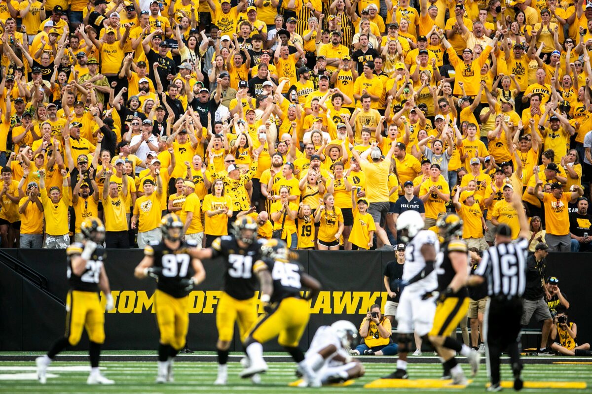 Wisconsin, Nevada join list of Iowa Hawkeyes’ 2022 home sellouts