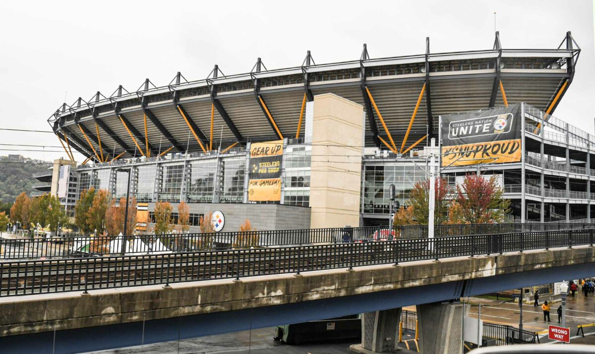 Twitter hilariously reacts to Steelers stadium name change
