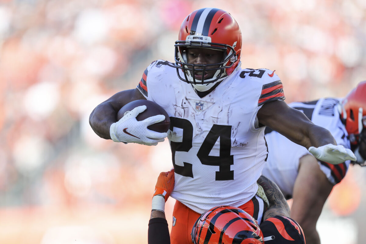 Watch: Browns RB Nick Chubb squats over 600 pounds