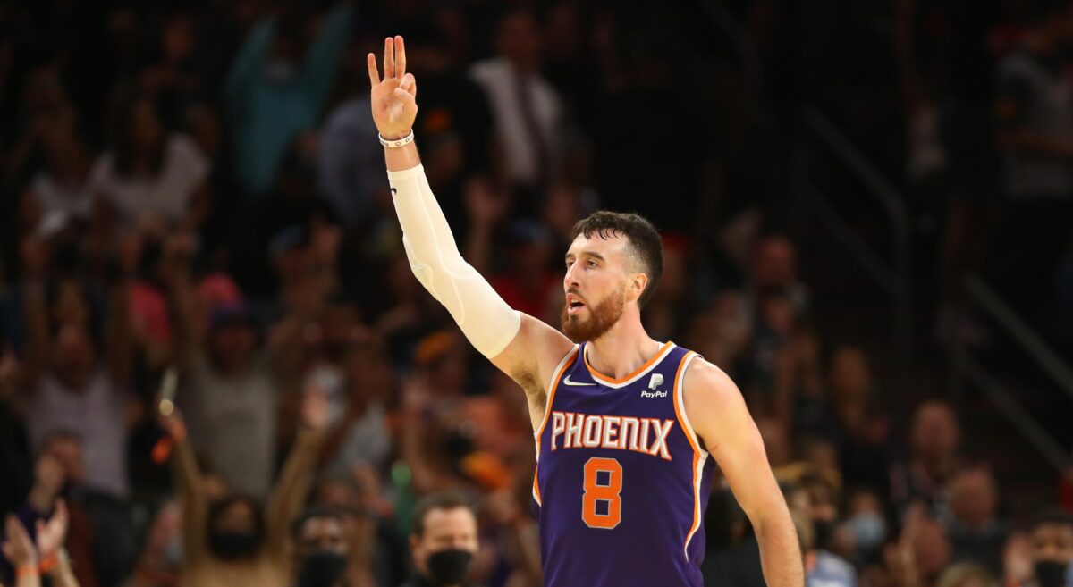 Atlanta Hawks officially announce the signing of former Badgers C Frank Kaminsky