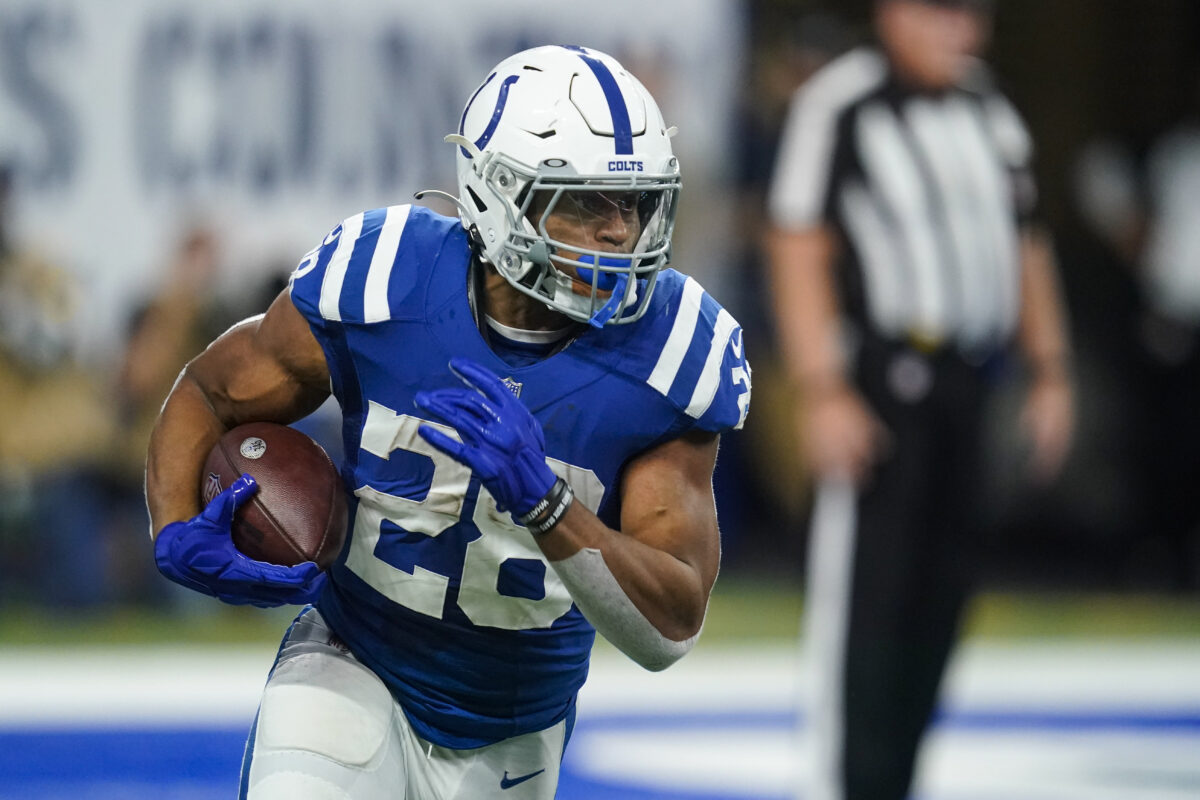7 best salary cap bargains for the Colts this season