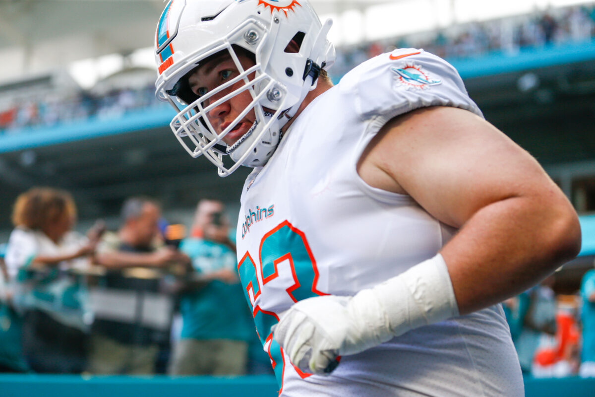 Mike McDaniel provides injury updates on two Dolphins