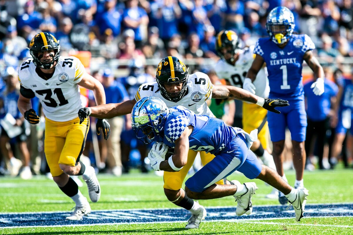 Pro Football Focus tabs a pair of Iowa Hawkeyes in its early top-10 2023 NFL draft linebackers