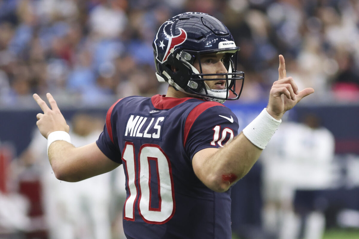 Texans coach Lovie Smith says he would vote for QB Davis Mills for team captain