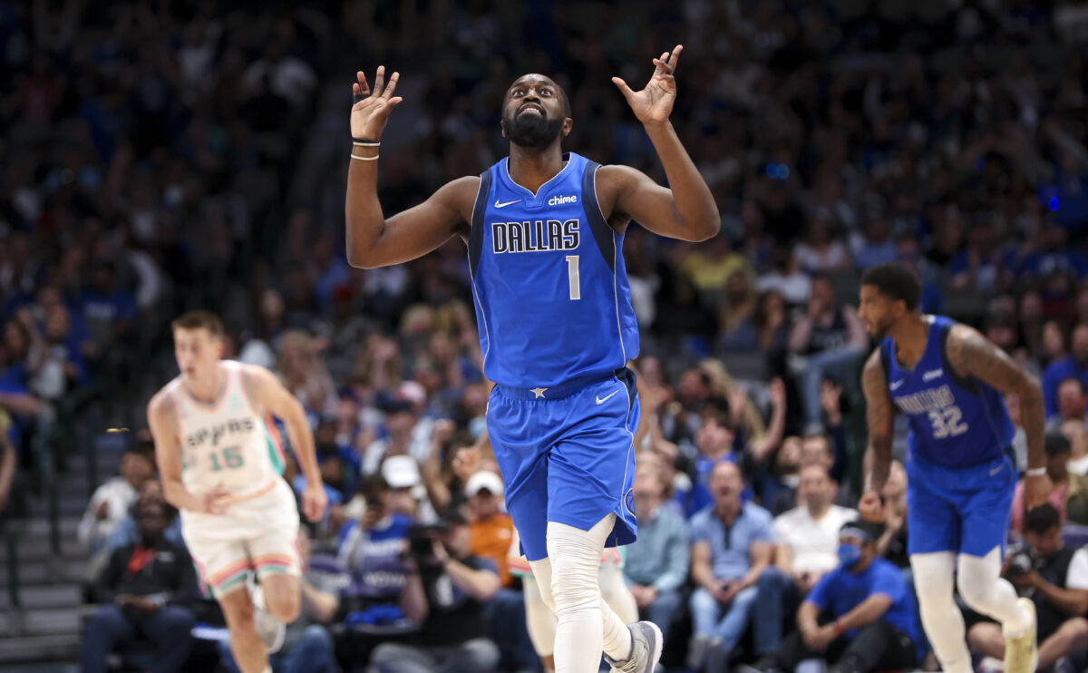 Theo Pinson re-signs with Dallas Mavericks