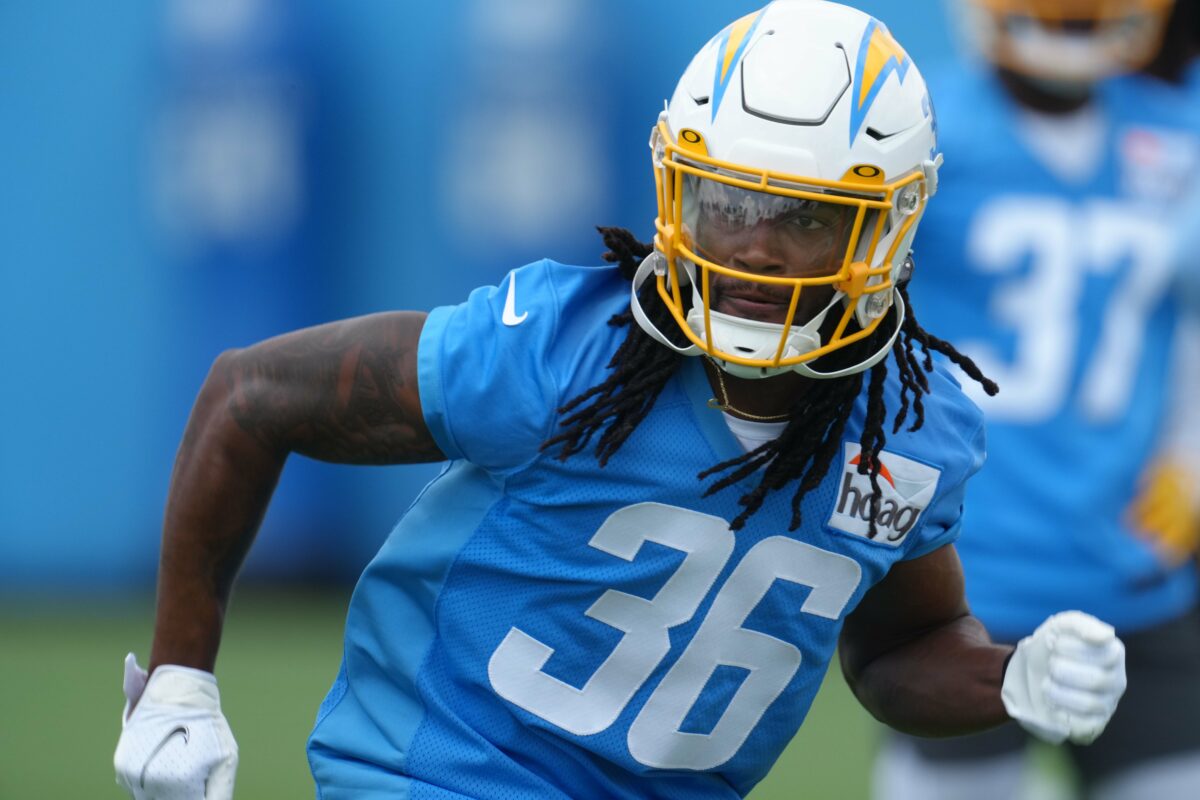 Chargers’ defensive backs show out on Day 2 of training camp