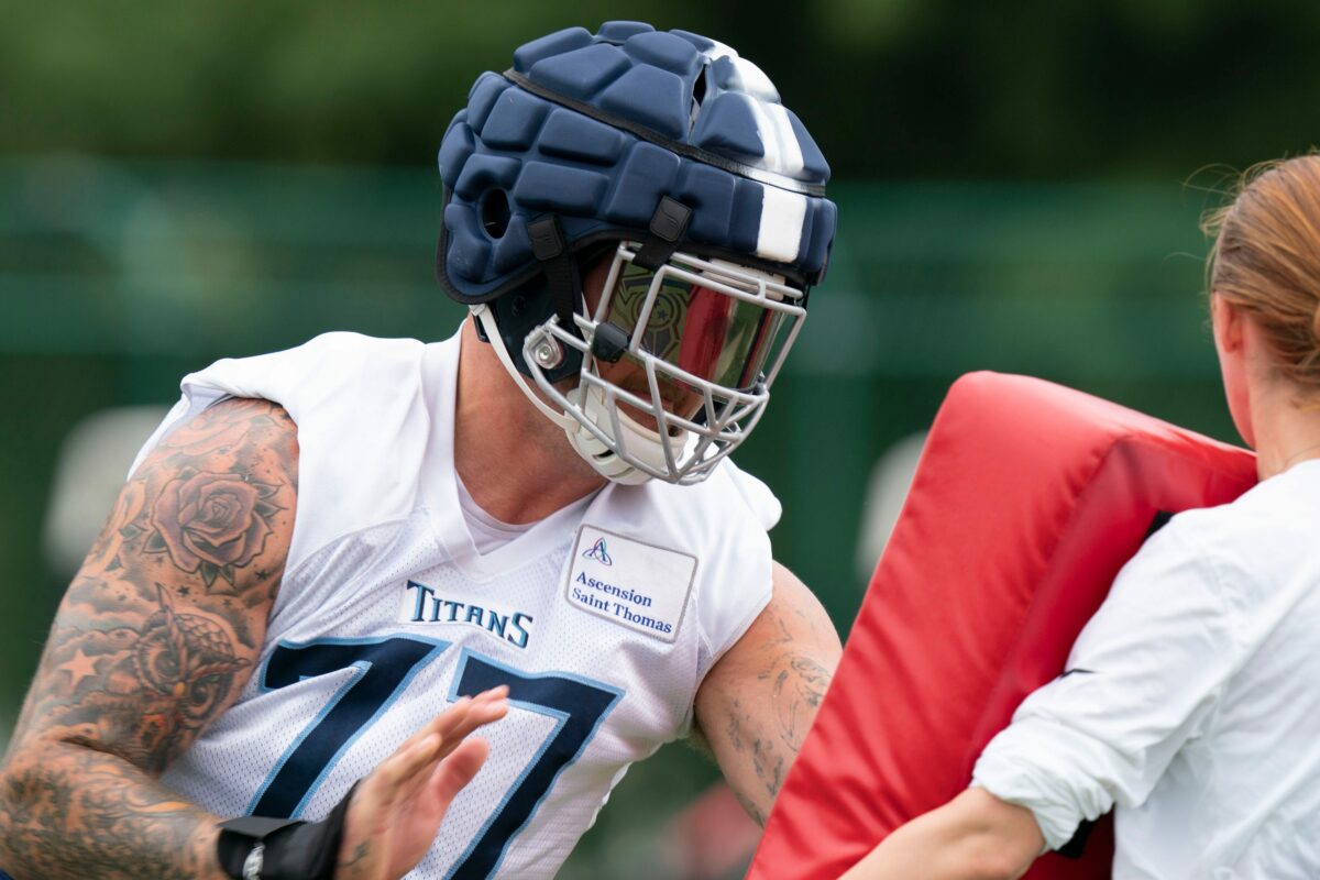 Titans’ Taylor Lewan talks chemistry with Aaron Brewer, social media break