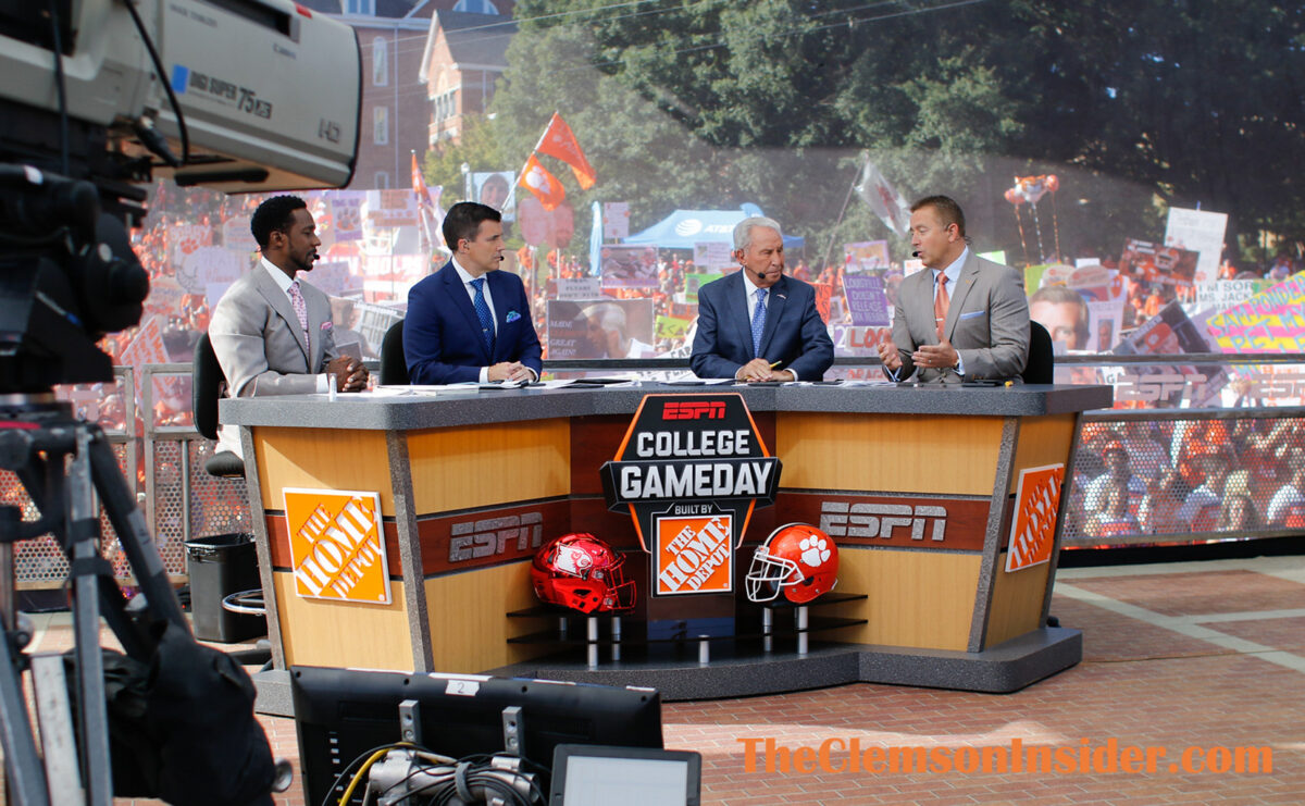 Rece Davis mentions Clemson as one of his top 3 campuses for College GameDay