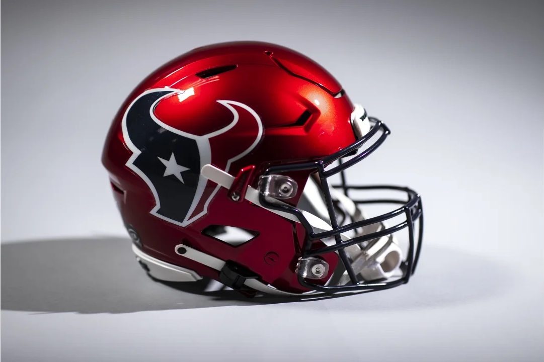 Texans’ new Battle Red helmets are awesome, but the team wearing them is not