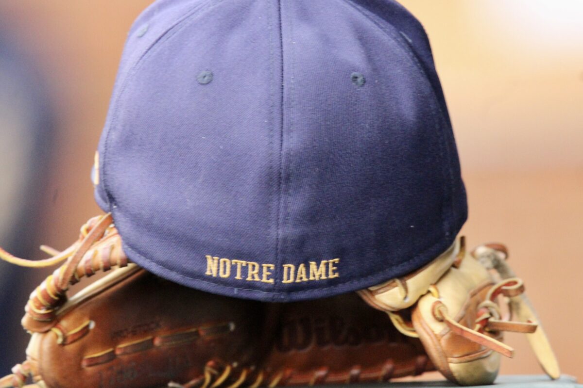 Former Notre Dame starting catcher transfers to Tennessee