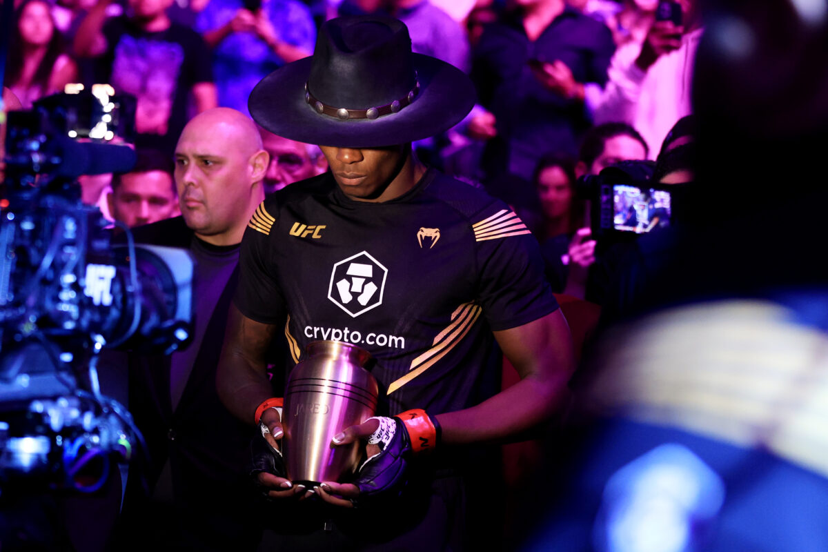 UFC champion does full Undertaker homage during ring walk at UFC 276