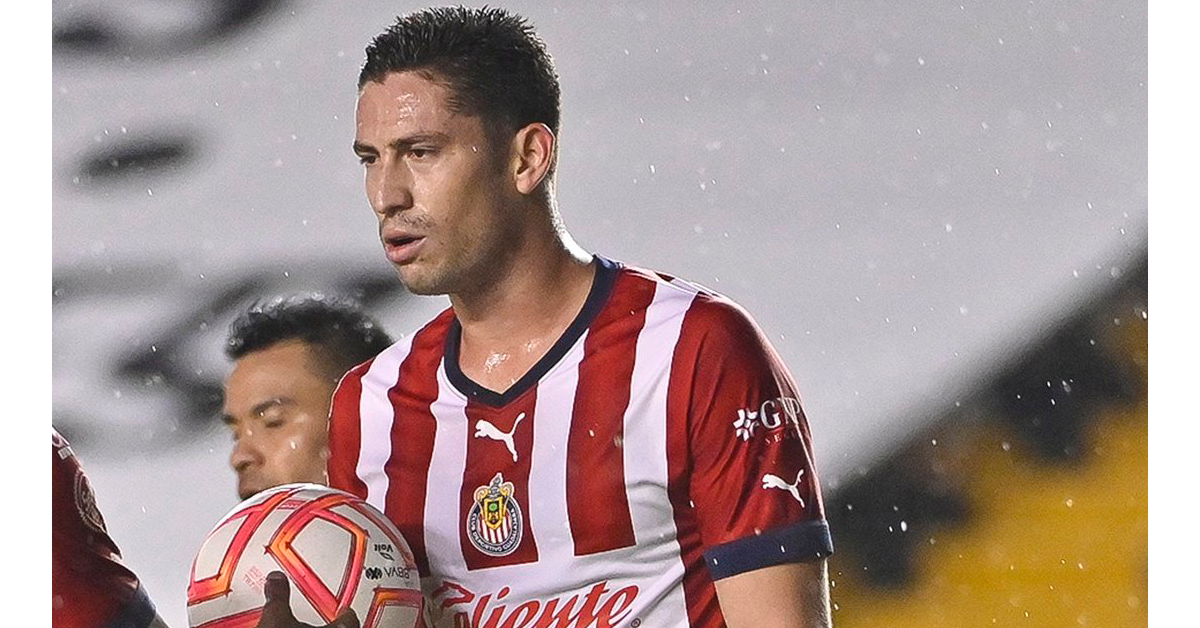 Ormeño tuvo debut para el olvido con Chivas