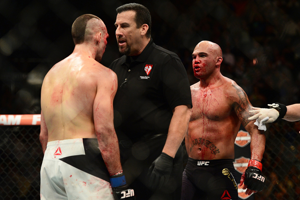 Robbie Lawler def. Rory MacDonald at UFC 189: Best photos