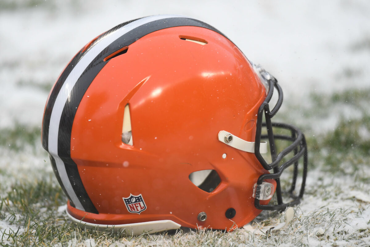 No alternate helmet for the Browns in 2022