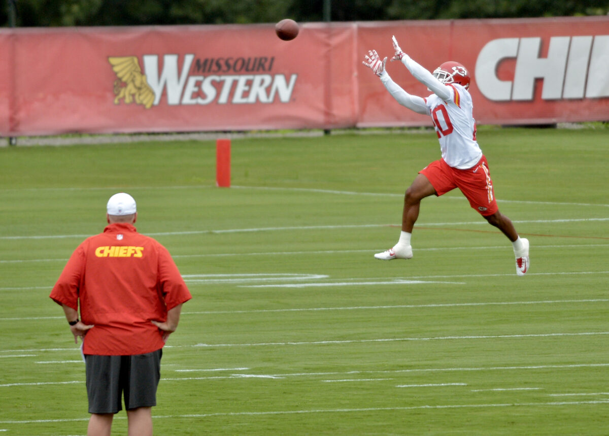 Chiefs rookies, quarterbacks report to training camp today