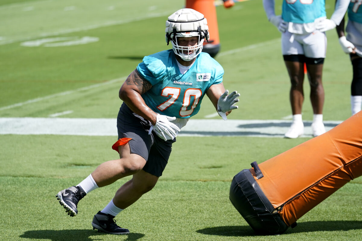 Dolphins waive DT Niles Scott