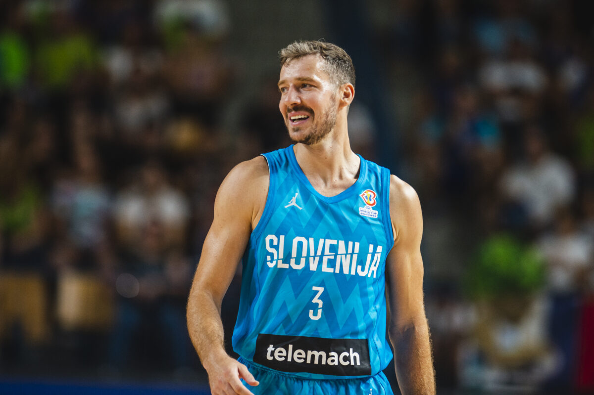 Goran Dragic scores 19 points in Slovenia’s 21-point win over Estonia