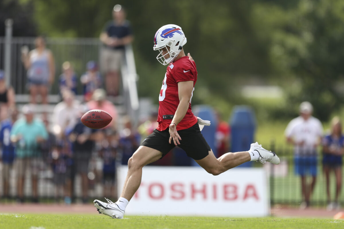 Rookie Matt Araiza booms 82-yard punt for Bills
