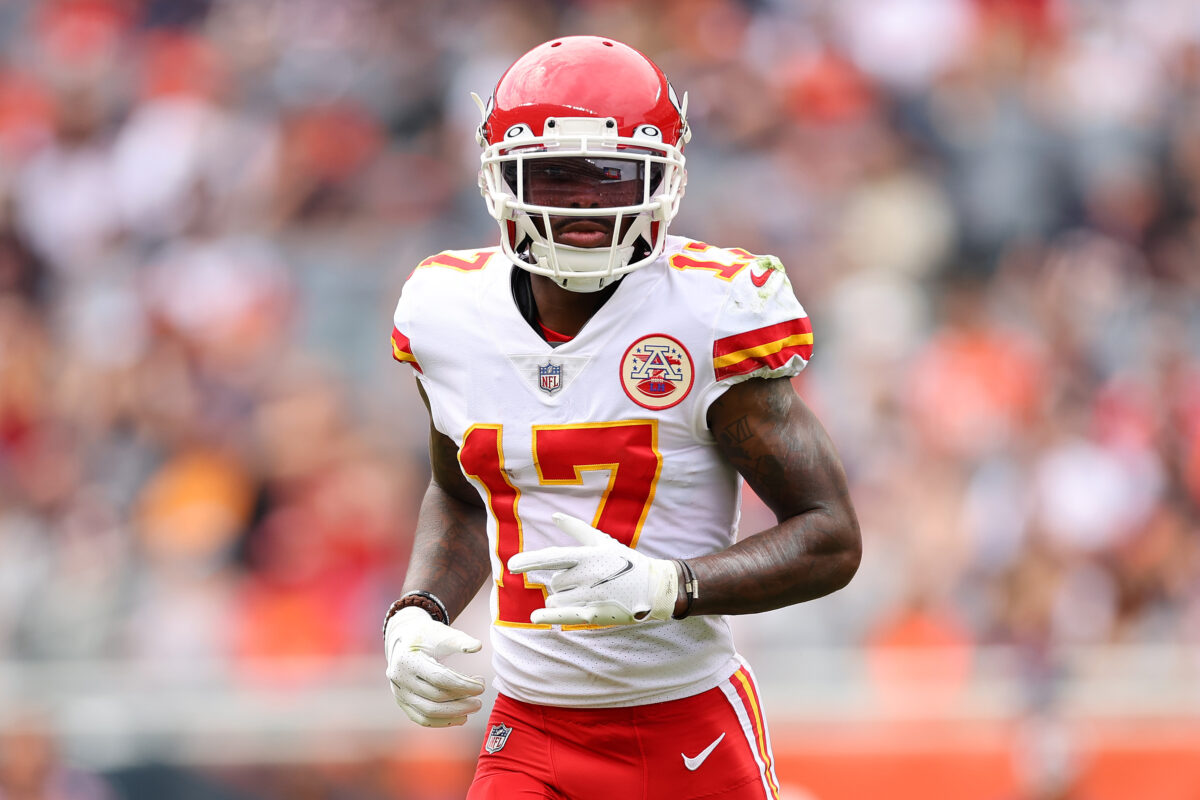 Report: Chiefs WR Mecole Hardman is okay after injury scare