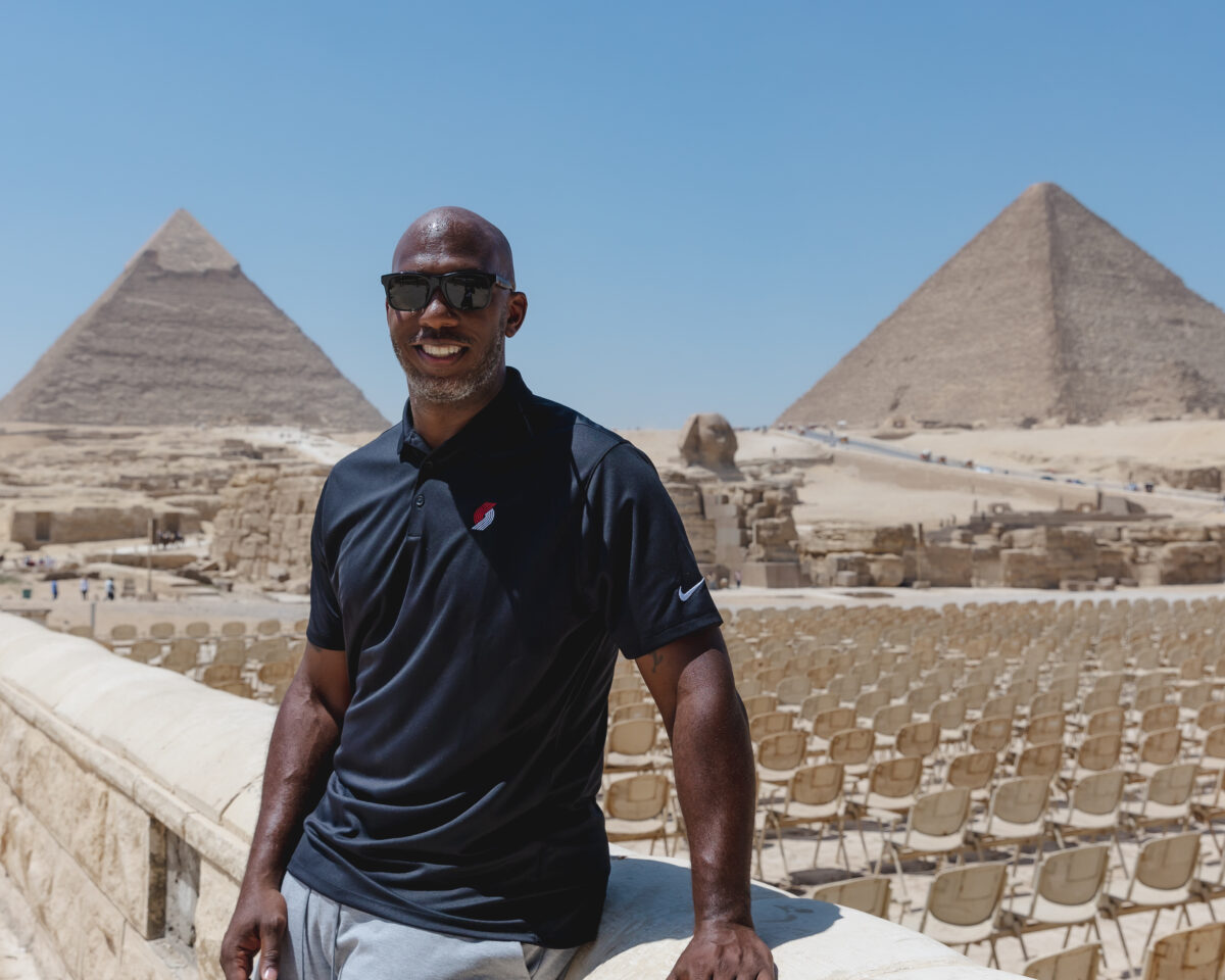 Chauncey Billups using NBA experience at Basketball Without Borders Africa camp