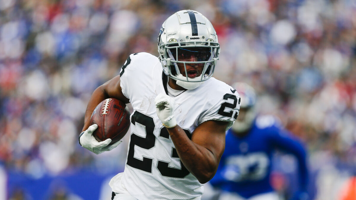 Former Raiders RB Kenyan Drake catches on with Ravens