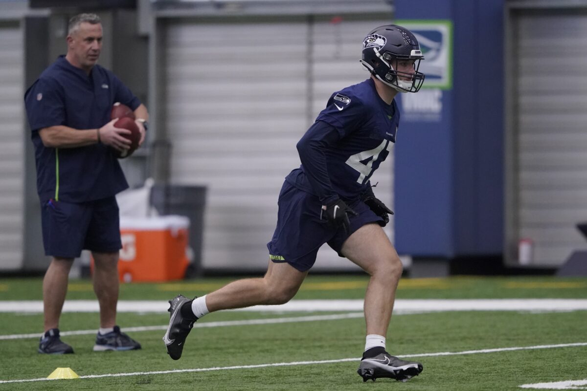 Seahawks re-sign TE Cade Brewer, waive G Shamarious Gilmore