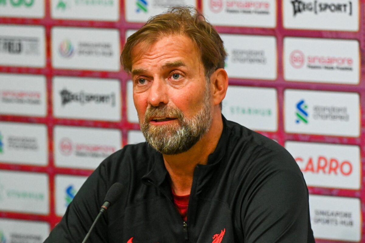 Klopp narrowly avoids becoming a sports talk radio caller in defense of Manchester United