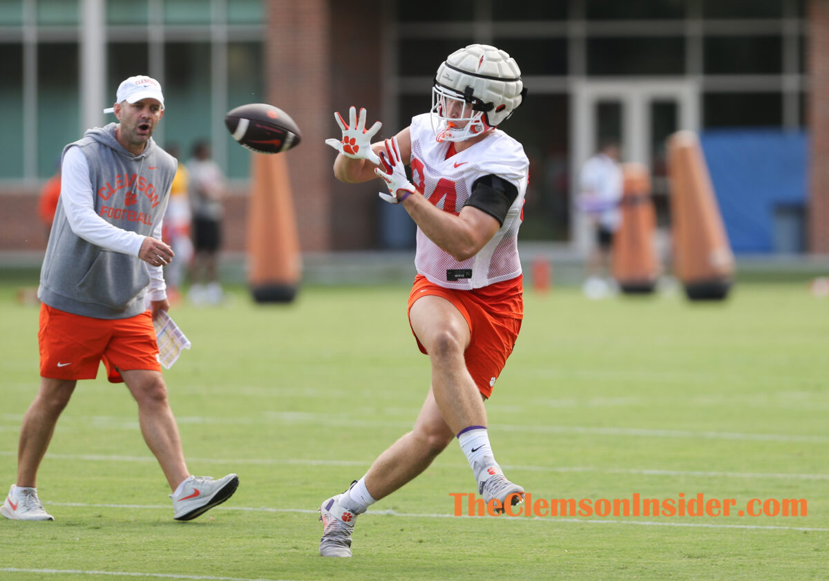 Swinney praises Clemson’s tight ends, which have been ‘really good’ since the start of fall camp