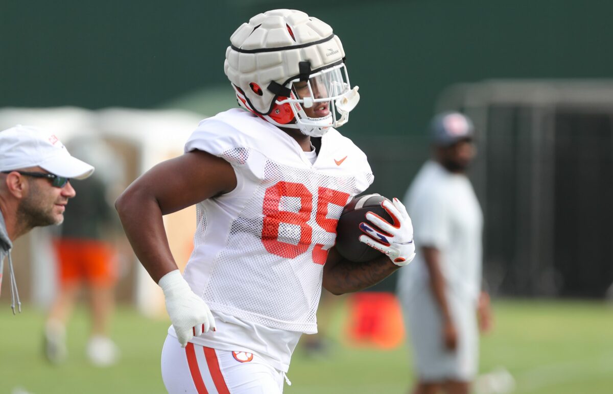 ‘We hit a home run getting that kid’: Freshman tight end continues to impress