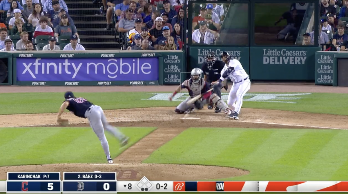The Tigers’ Javier Báez embarrassingly swung at a bouncing pitch and MLB fans had so many jokes