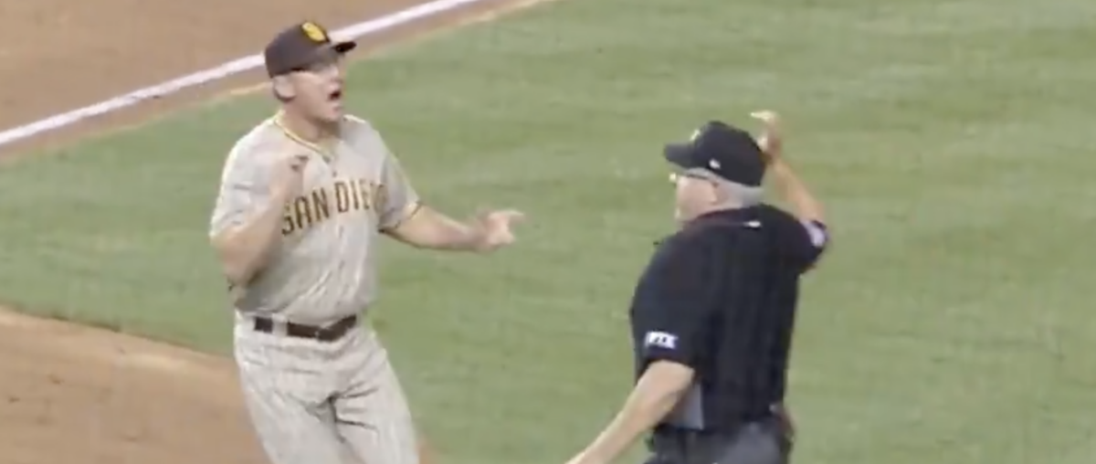 Padres manager Bob Melvin got ejected before the ump had a chance to turn off his mic