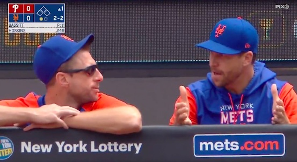 Max Scherzer and Jacob deGrom having a deep conversation on the bench became a hilarious meme