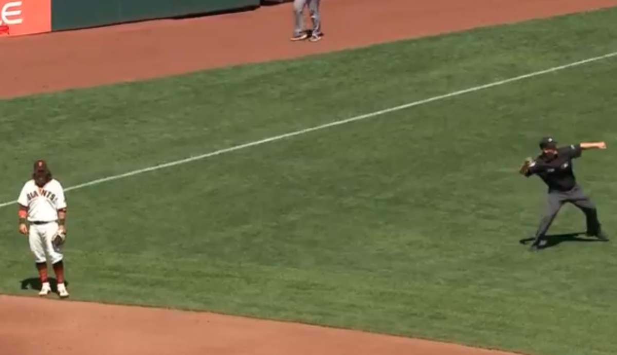 Umpire broke out the most over-the-top ejection when Brandon Crawford wasn’t looking