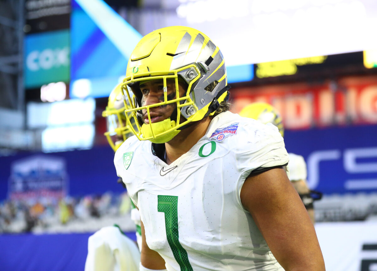 Oregon’s linebackers ranked among the Top 10 in the nation