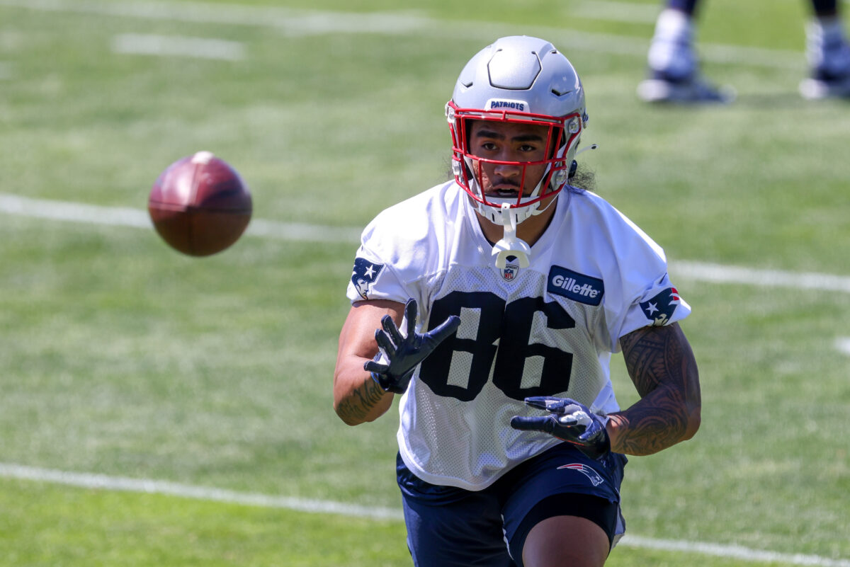 Patriots waiving former third-round draft pick Devin Asiasi