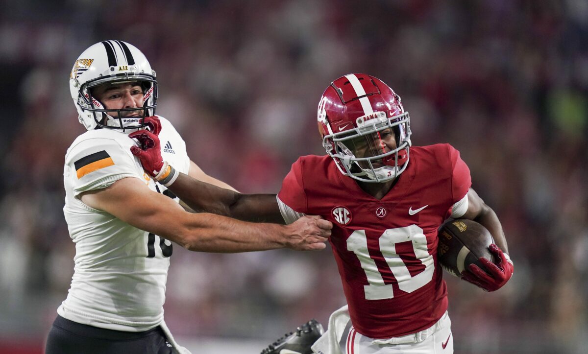 Alabama WR JoJo Earle to miss significant time due to fractured foot